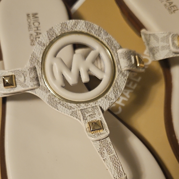 Michael Kors White Sandals - Picture 3 of 8